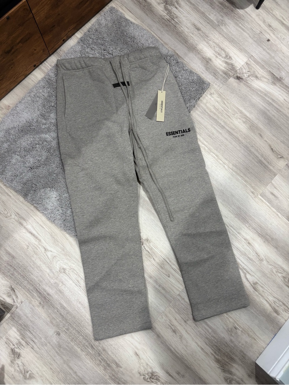 AUTHENTIC Fear of God Essentials Mens M ‘Dark Oatmeal’ Sweatpants